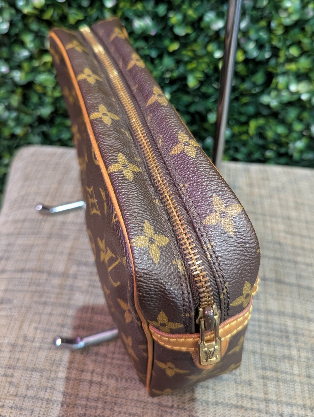 Louis Vuitton Compiegne 23 Monogram 100% Authentic - Picture 4 of 9